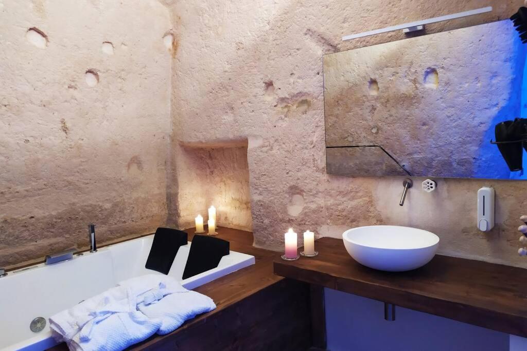 Fornaci 46 Sassi Con Idromassaggio Villa Matera Buitenkant foto