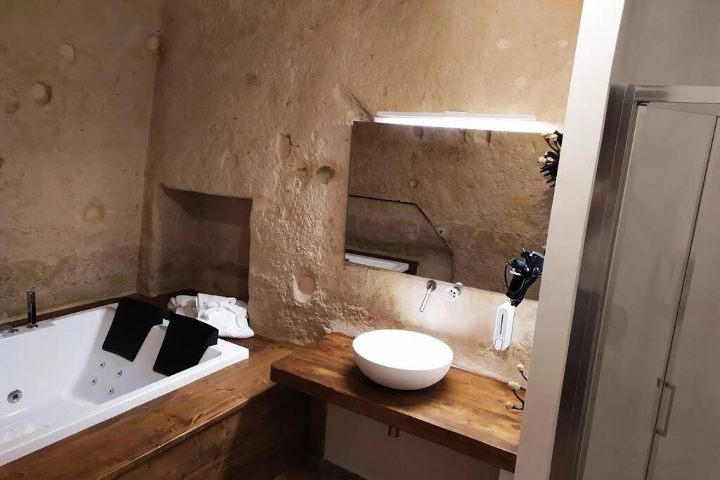 Fornaci 46 Sassi Con Idromassaggio Villa Matera Buitenkant foto